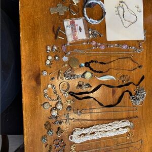 Miscellaneous Jewelry Lot